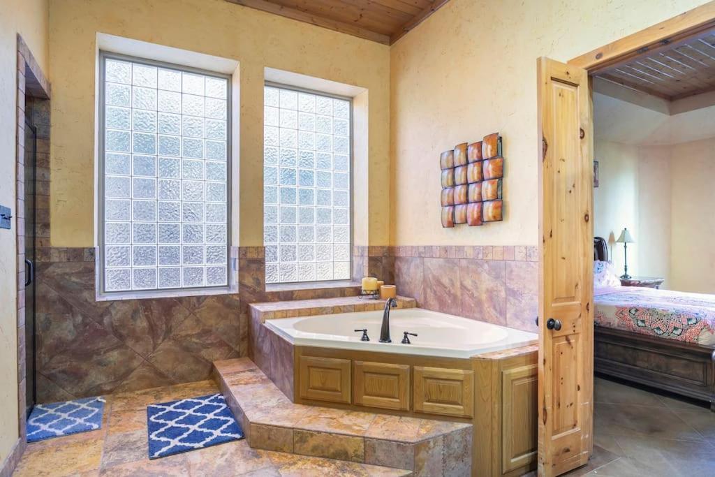 Texas Ranch House With 5 Bedroom And Fish Pond Dallas Exterior foto